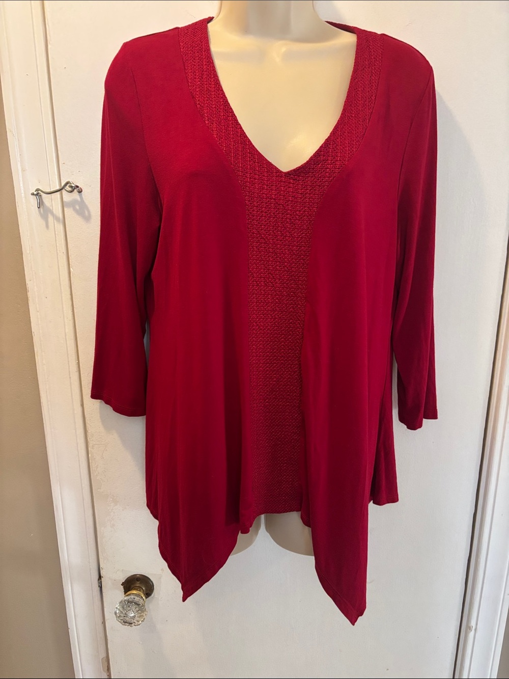 Adrianna Papell Medium V-Neck Textured Tunic Top 26-161